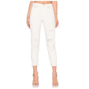Levi’s wedgie icon fit jeans in chalk white